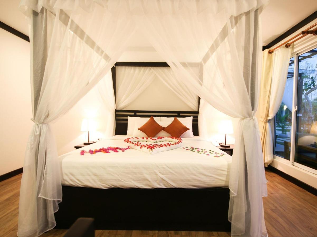 Twin Palms Resort Сиануквиль Экстерьер фото