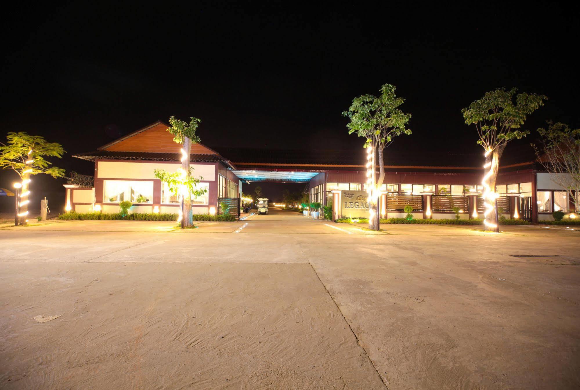 Twin Palms Resort Сиануквиль Экстерьер фото