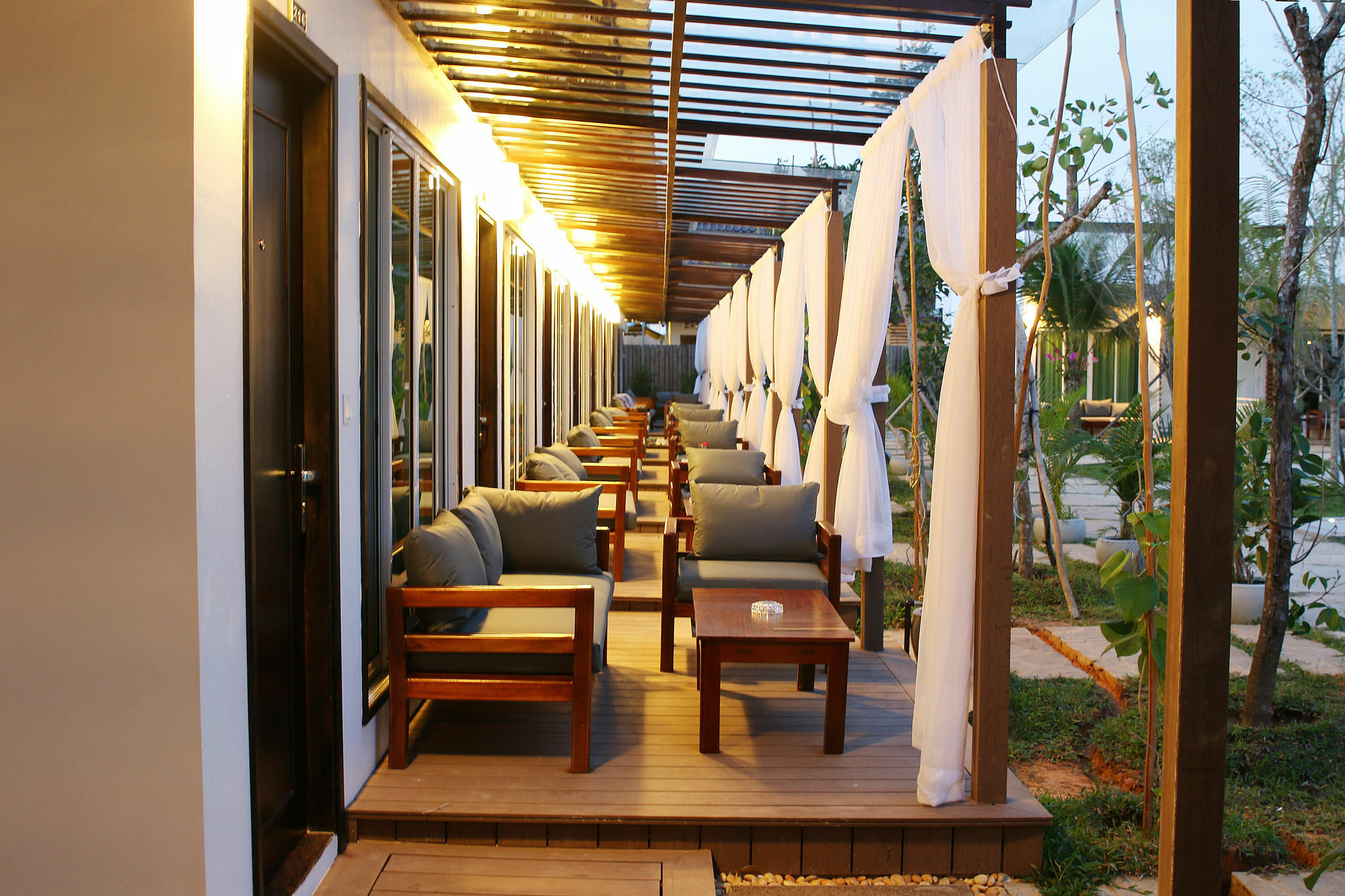 Twin Palms Resort Сиануквиль Экстерьер фото